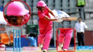 महिला क्रिकेटर्स के हेलमेट और पैड का रंग बदलने के लिए चढ़ाया कपड़ा !